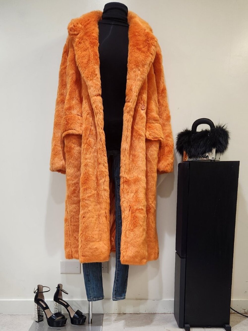 💥SHOWSTOPPER!💥Luxurious Faux Fur Longline Double Breasted Coat in Tangerine - Picture 5 of 16
